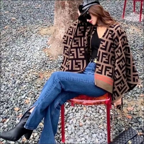 Classic F Letter 100% Lamb Cashmere Shawl Size: 140*140cm photo review