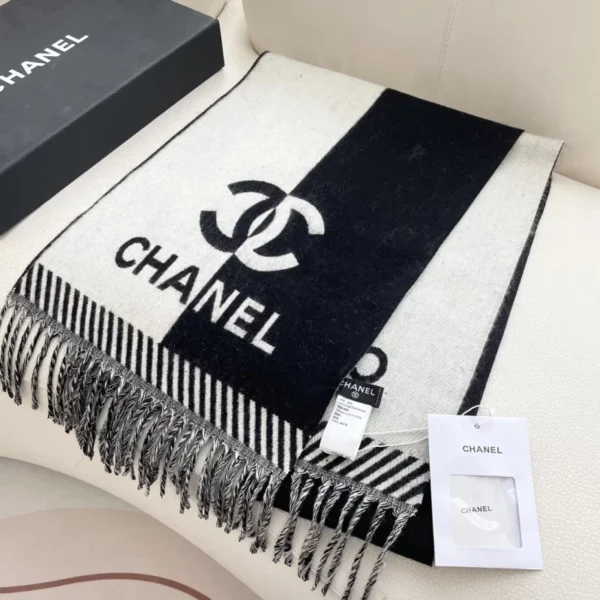 Color Matching Jacquard Scarf Size: 34x184cm