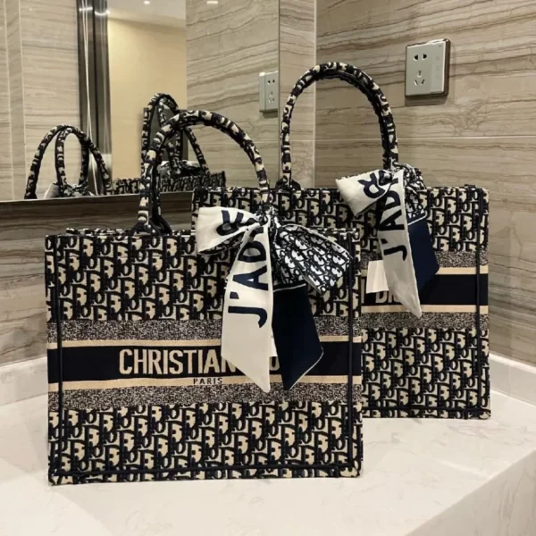 2 Pcs Set Book Totes With Wallet Size: 41x35x18cm