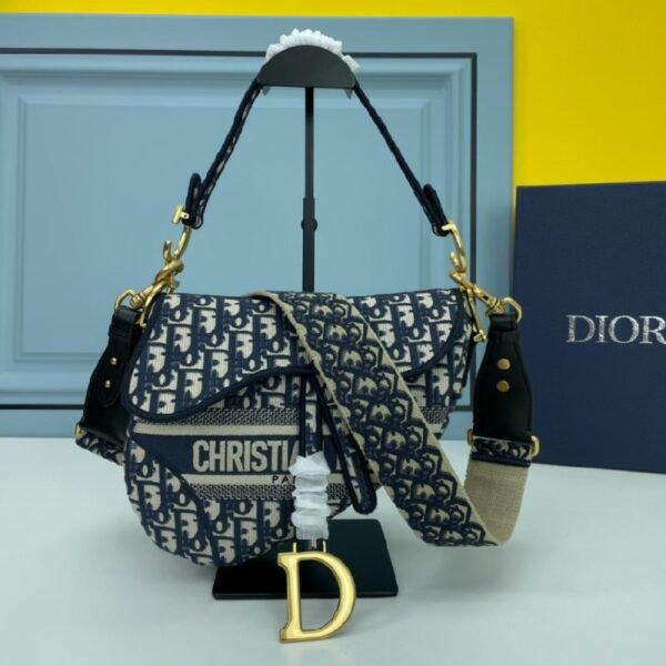 Embroidered Saddle Bag Size: 25.5x20x6.5cm