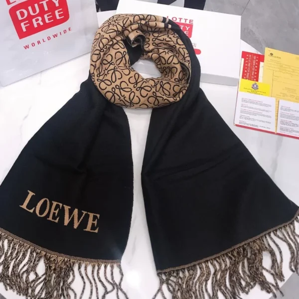 Graffiti Letters Warm Scarf Size: 65x180cm