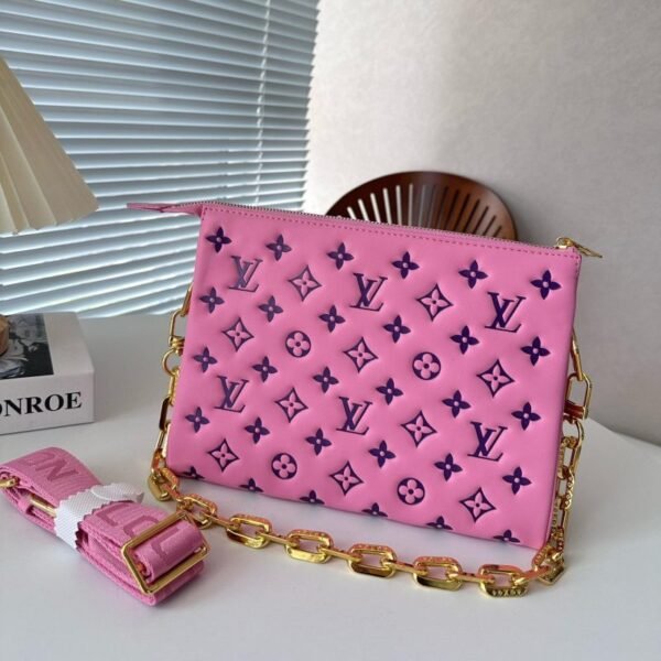 New Stylish Shoulder Bag Size: 27x20cm