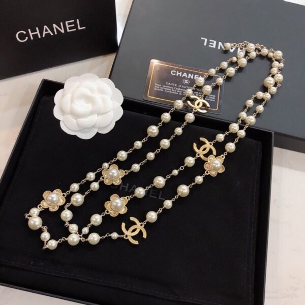 Classic Pearl Camellia Necklace