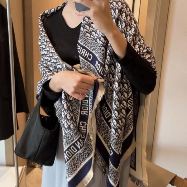 Blue Printing Soft Wool Shawl Size: 140x140cm
