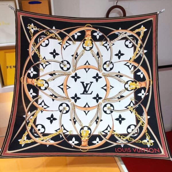 Fashion Chain Pattern Silk Scarf Size: 90x90cm