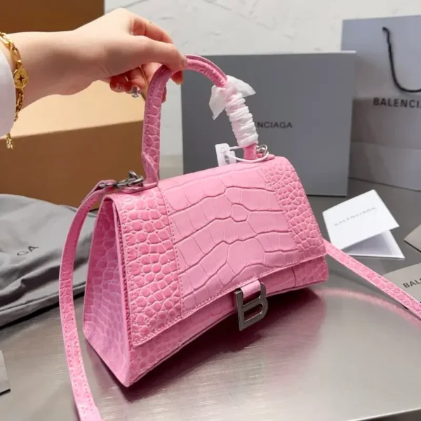 Women’s Mini Shoulder Bags Size: 23x14cm