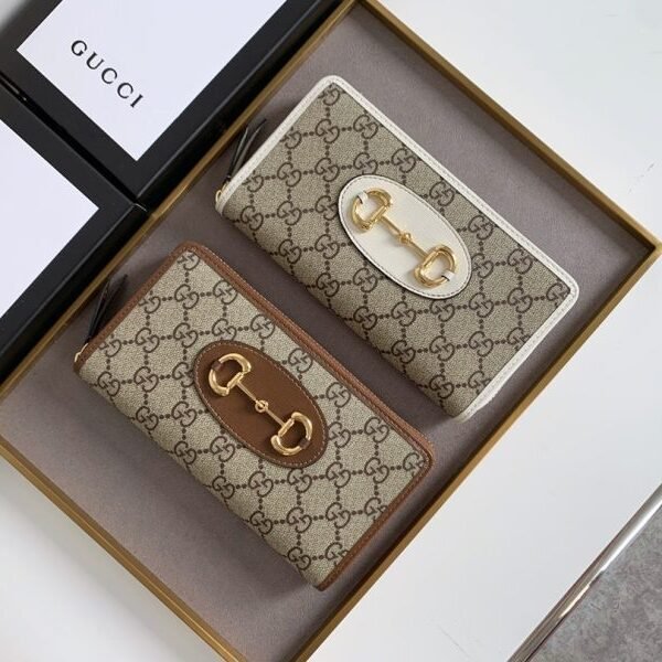 Saddle Buckle Long Wallet