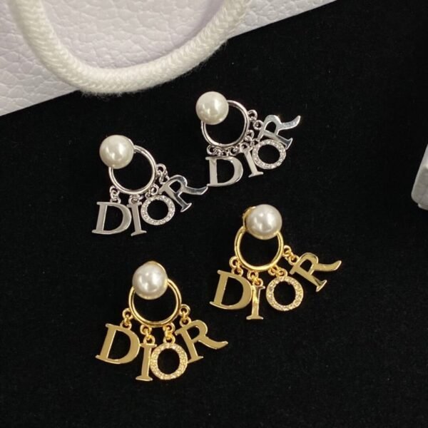 Classic Pearl Dangle Earrings