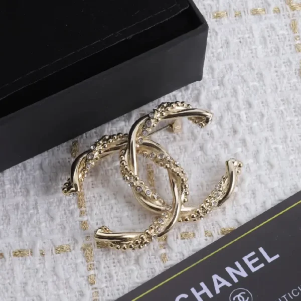 Fashion Alphabet Diamond Brooch