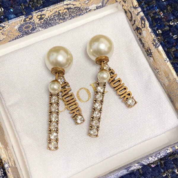 Alphabet Pearl Masonry Earrings