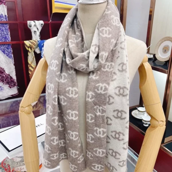 100% Cashmere Knitted Scarf Size: 30x180cm
