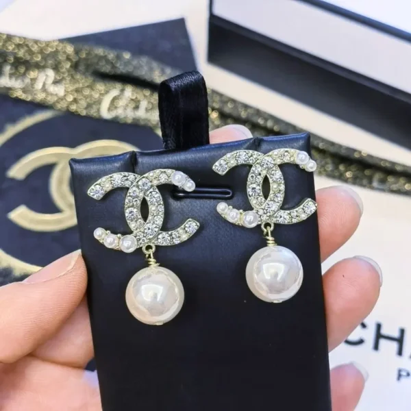 Classical Pearl Diamond Earrings