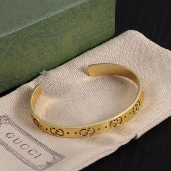 Classic Gold Retro Bracelet