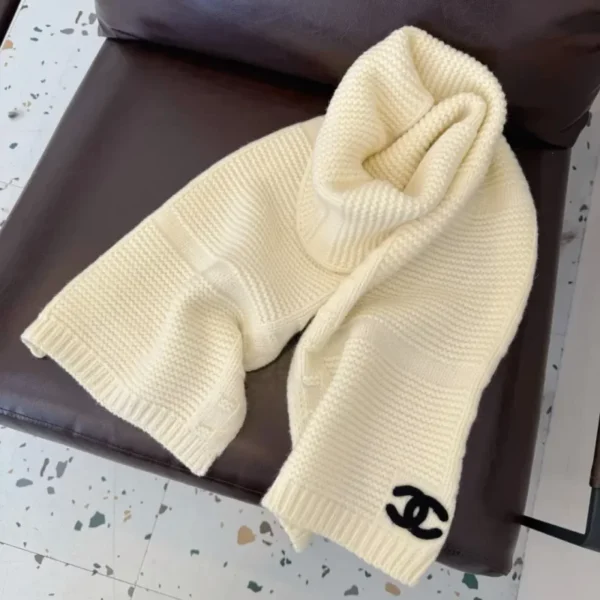 Double-Sided Jacquard Knit Scarf Size: 30x180cm