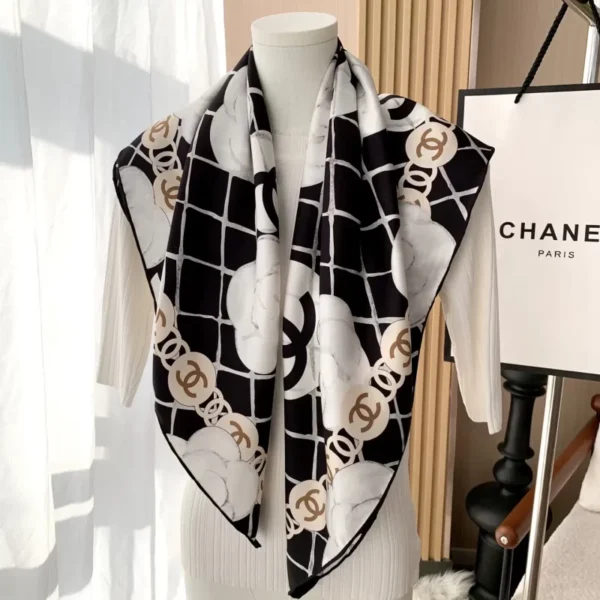 Lady Elegant Silk Square Scarf Size: 90x90cm