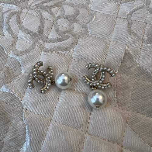 Classic Pearl Earrings photo review