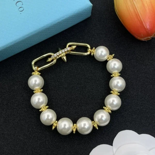 Classic Pearl Spikes Bracelet