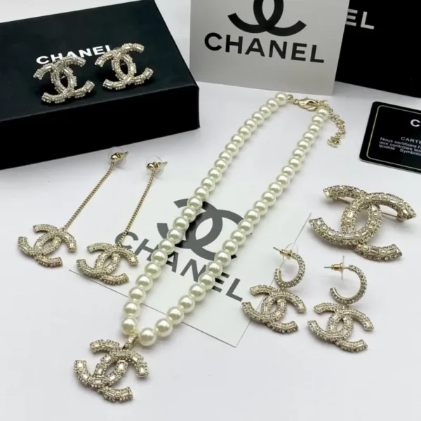 Classic Rhinestone Pearl Jewelry Set