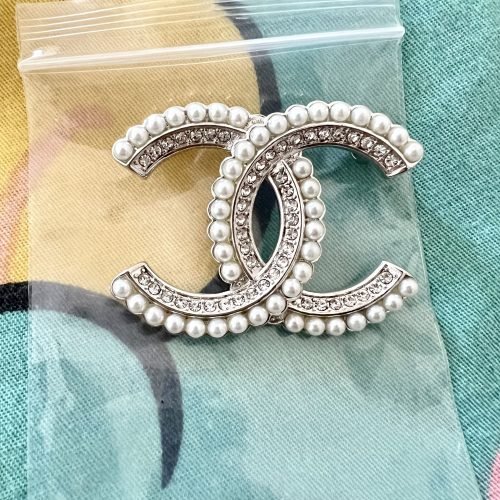 Classic Silver Pearl Brooch photo review
