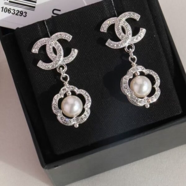 Fashion Charm Stud Earrings