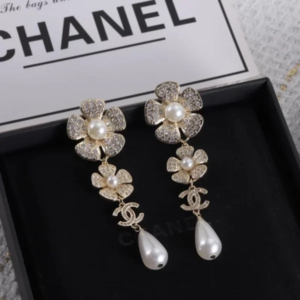 Flower Pearl Pendants Earrings