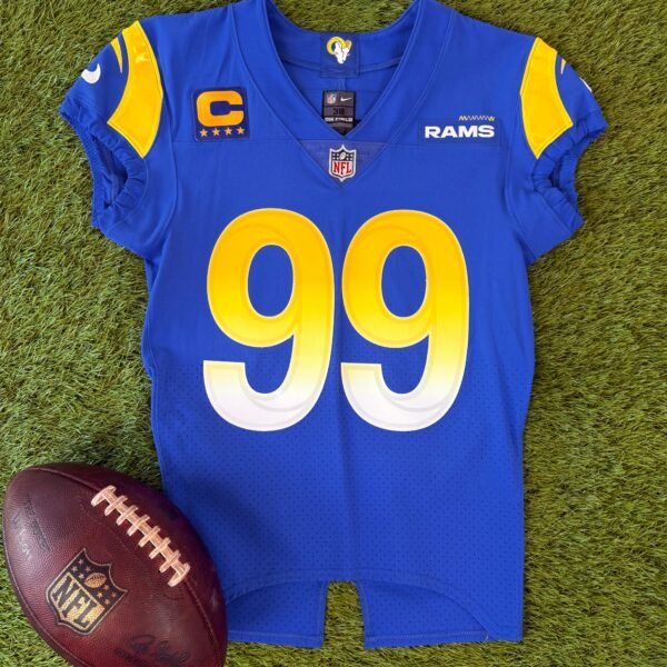 los-angeles-rams-aaron-donald-2022-nfl-football